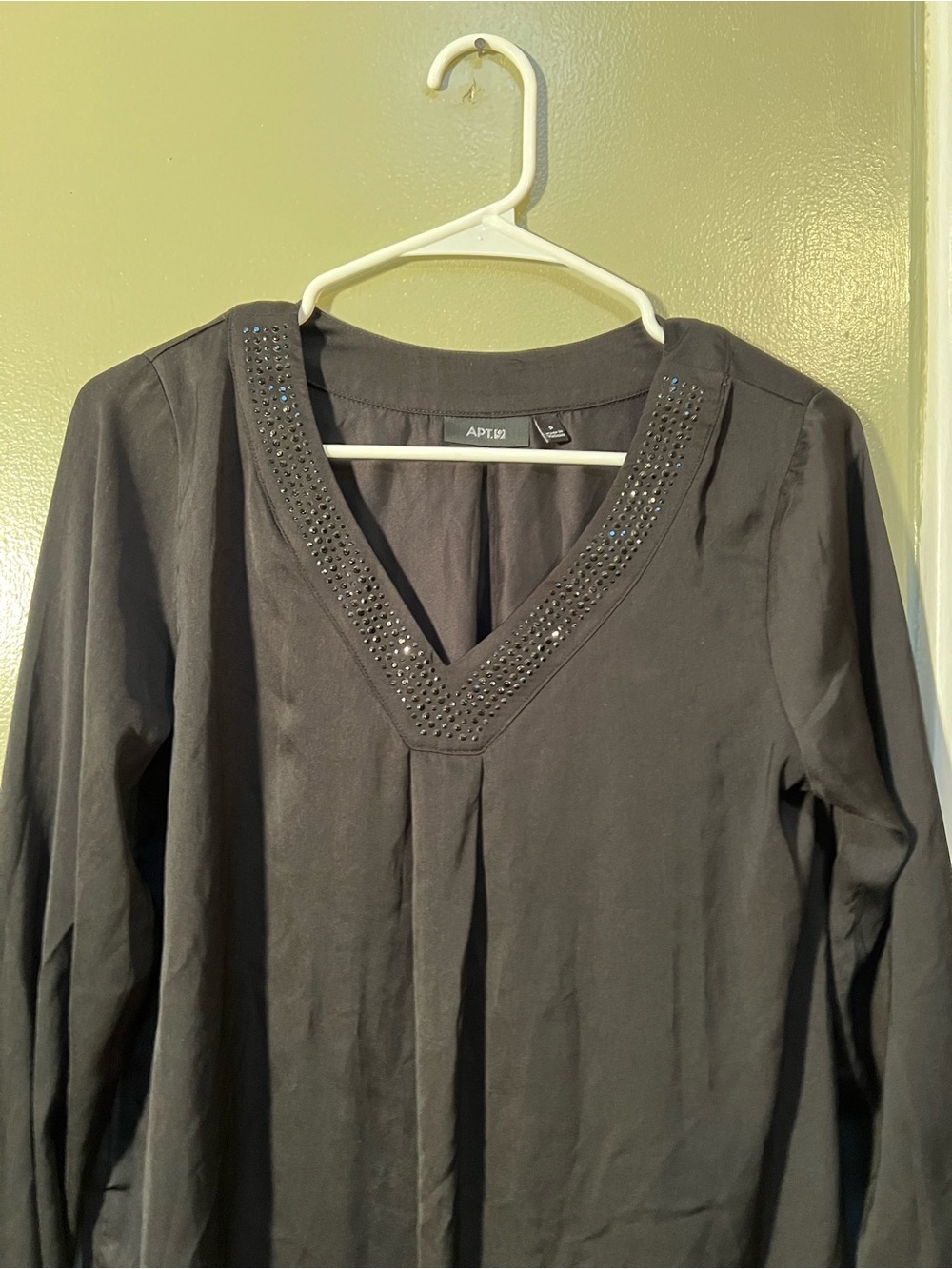 Apt. 9 Women's Size Small Tunic Top Blouse Black V-Neck Rhinestones Beaded Neck - Picture 4 of 12